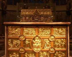 Visitors also visit the Pala d'Oro which is a golden altarpiece and now forms the  Antependium of the high altar.